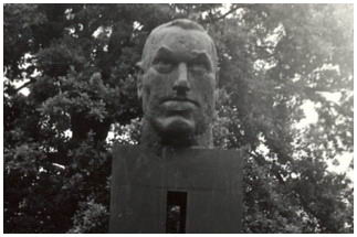 Легница 1982. Памятник Маршалу Рокоссовскому